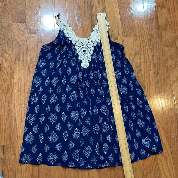 Woman Large Dress Onetheland Navy Blue Small Print Crochet Lace Straps & Decor - Picture 4 of 10